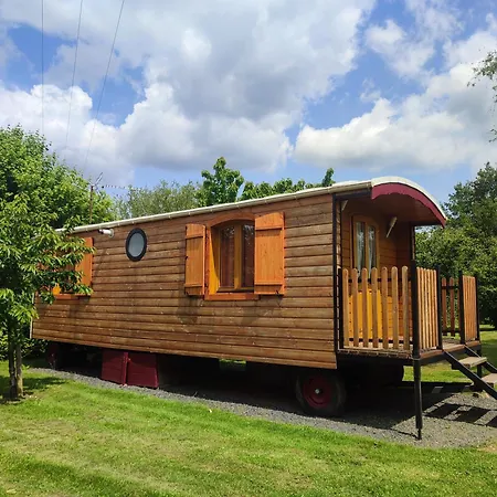 Roulotte Equipee - La Paquerie Ferienhaus Le Louroux-Béconnais