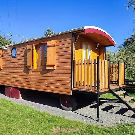 Roulotte Equipee - La Paquerie Le Louroux-Béconnais