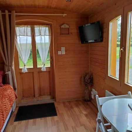 Ferienhaus Roulotte Equipee - La Paquerie *