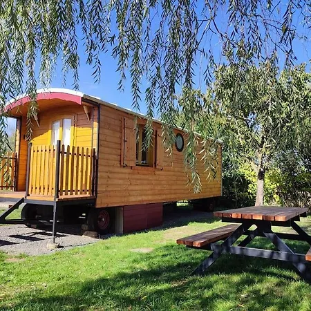 Roulotte Equipee - La Paquerie Le Louroux-Béconnais