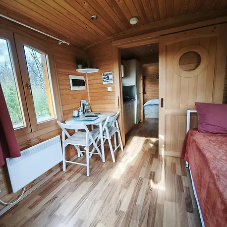 Roulotte Equipee - La Paquerie * Le Louroux-Béconnais