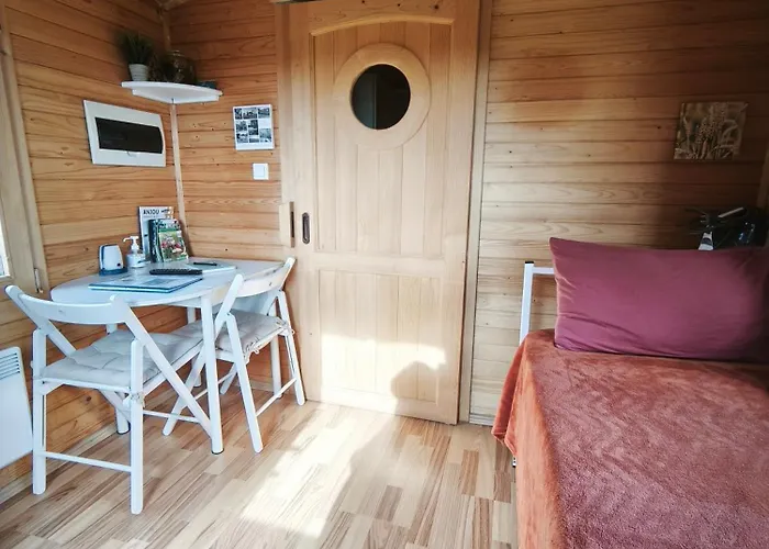 펜션 Roulotte Equipee - La Paquerie Le Louroux-Béconnais