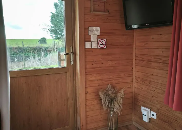 Roulotte Equipee - La Paquerie 펜션