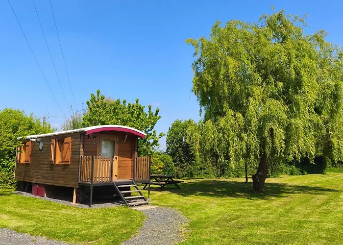 Roulotte équipée - La Pâquerie Le Louroux-Béconnais